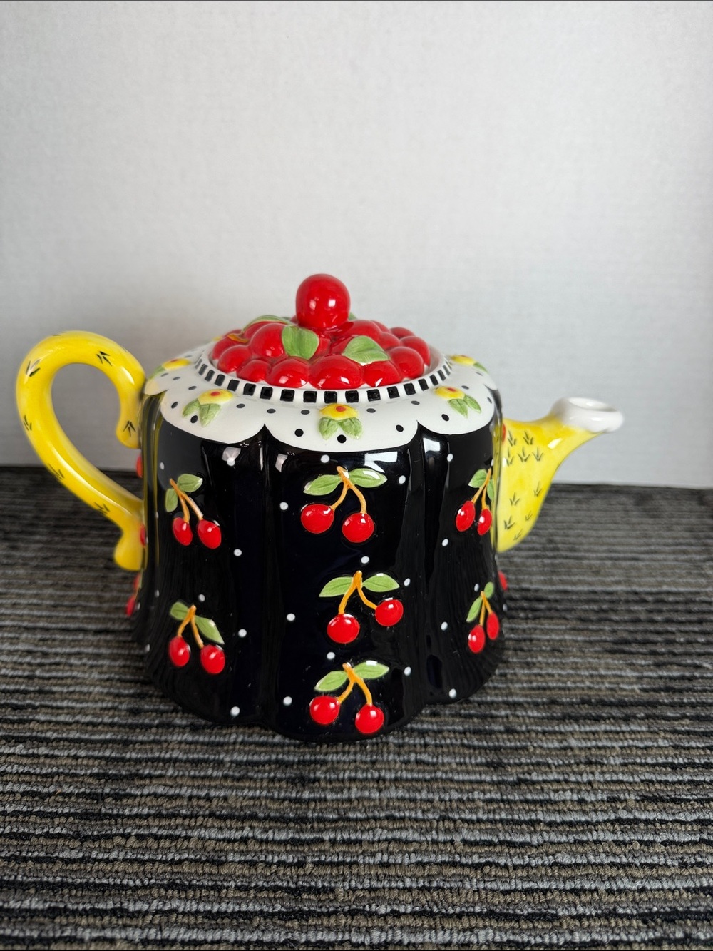 MARY ENGELBREIT CHERRY
TEAPOT